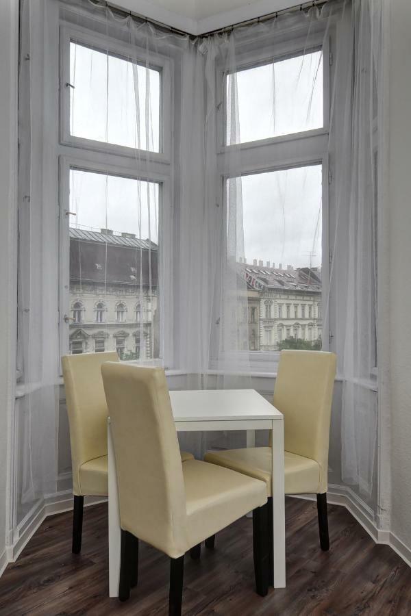 Heart Of Downtown Apartment Budapeste Exterior foto