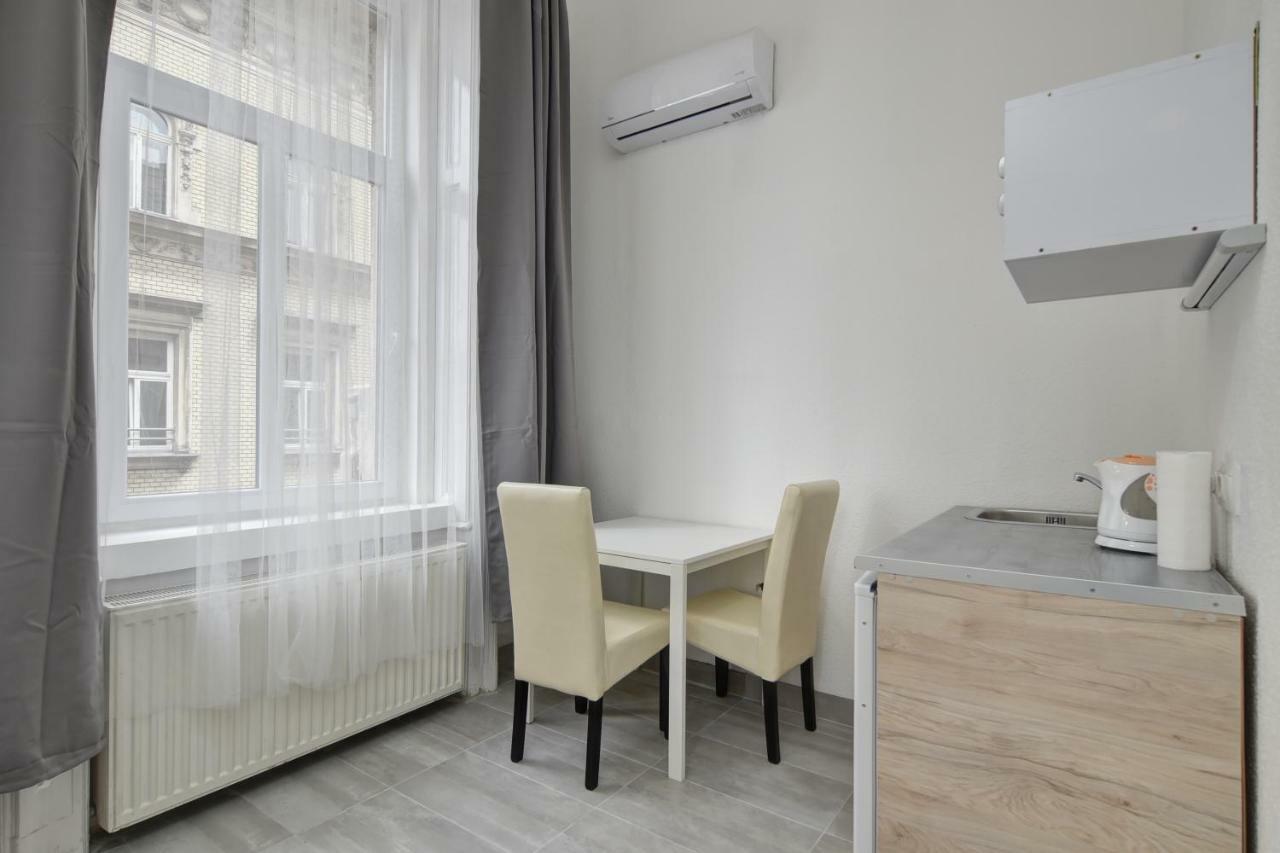 Heart Of Downtown Apartment Budapeste Exterior foto